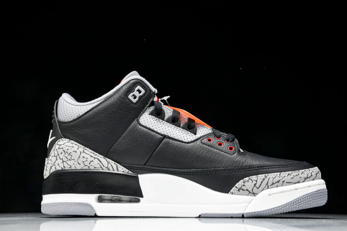 Air Jordan 3 Retro OG Black Cement (2024) Air Jordan 3 Sneaker