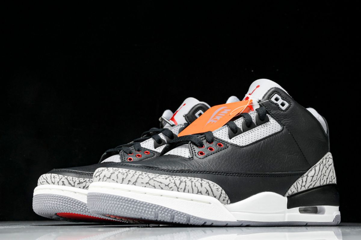 Air Jordan 3 Retro OG Black Cement (2024) Air Jordan 3 Sneaker
