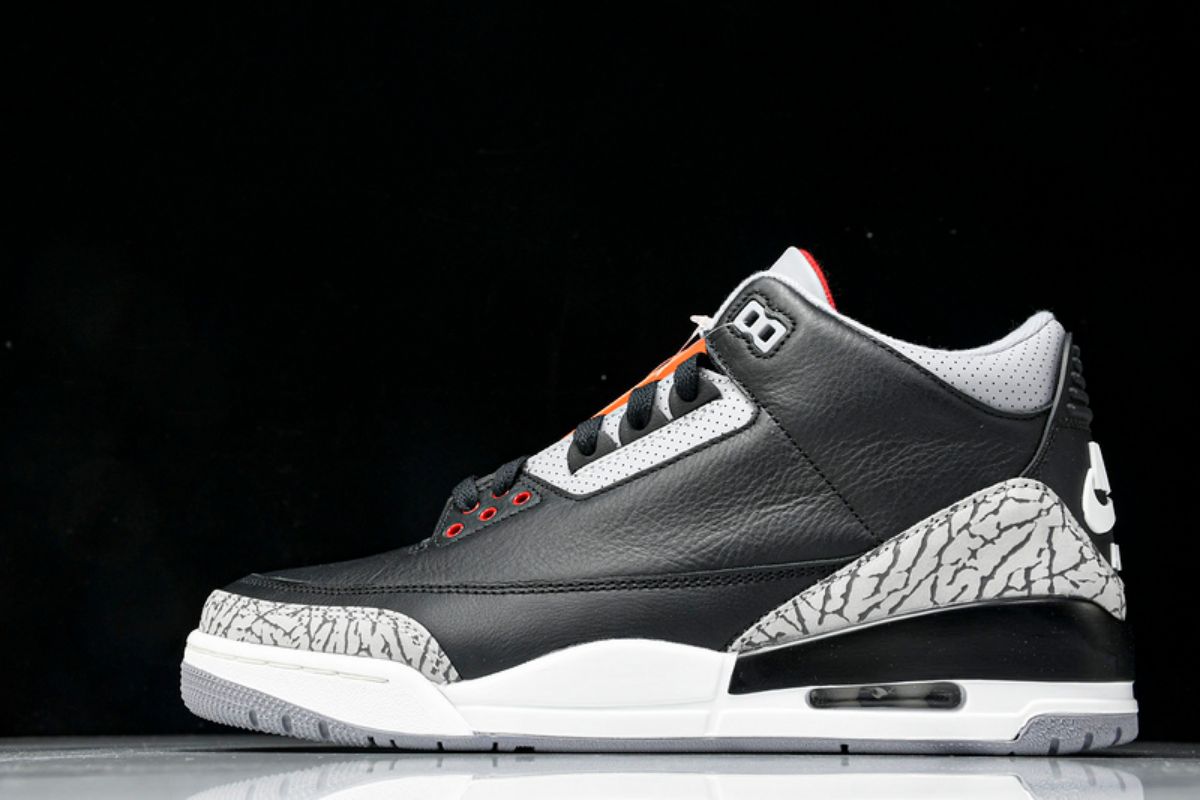 Air Jordan 3 Retro OG Black Cement (2024) Air Jordan 3 Sneaker