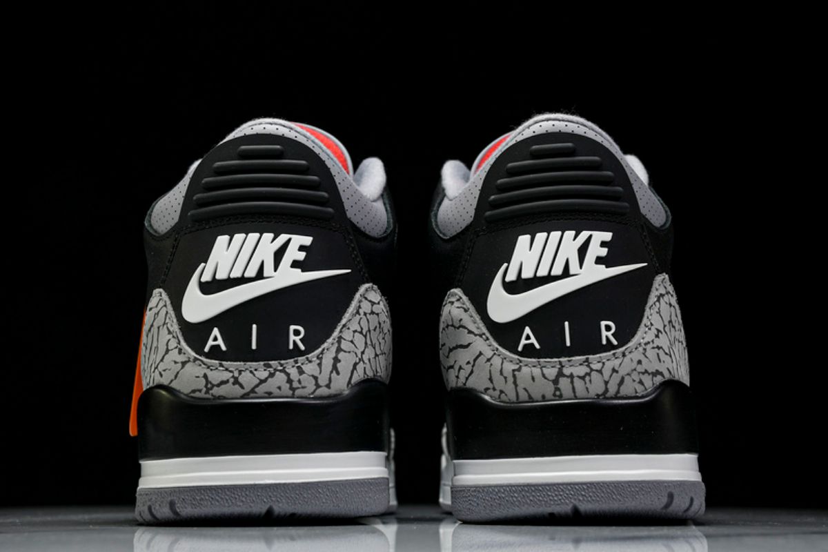 Air Jordan 3 Retro OG Black Cement (2024) Air Jordan 3 Sneaker