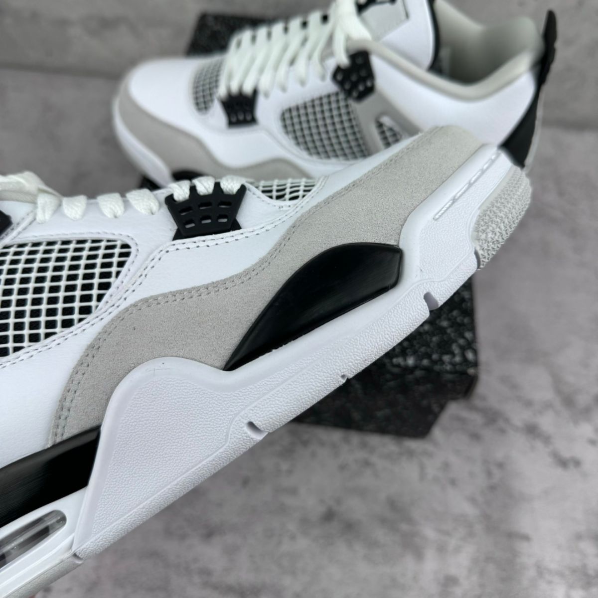 Air Jordan 4 Retro Military Black Air jordan 4 Sneaker