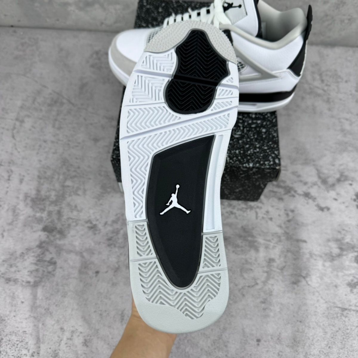 Air Jordan 4 Retro Military Black Air jordan 4 Sneaker