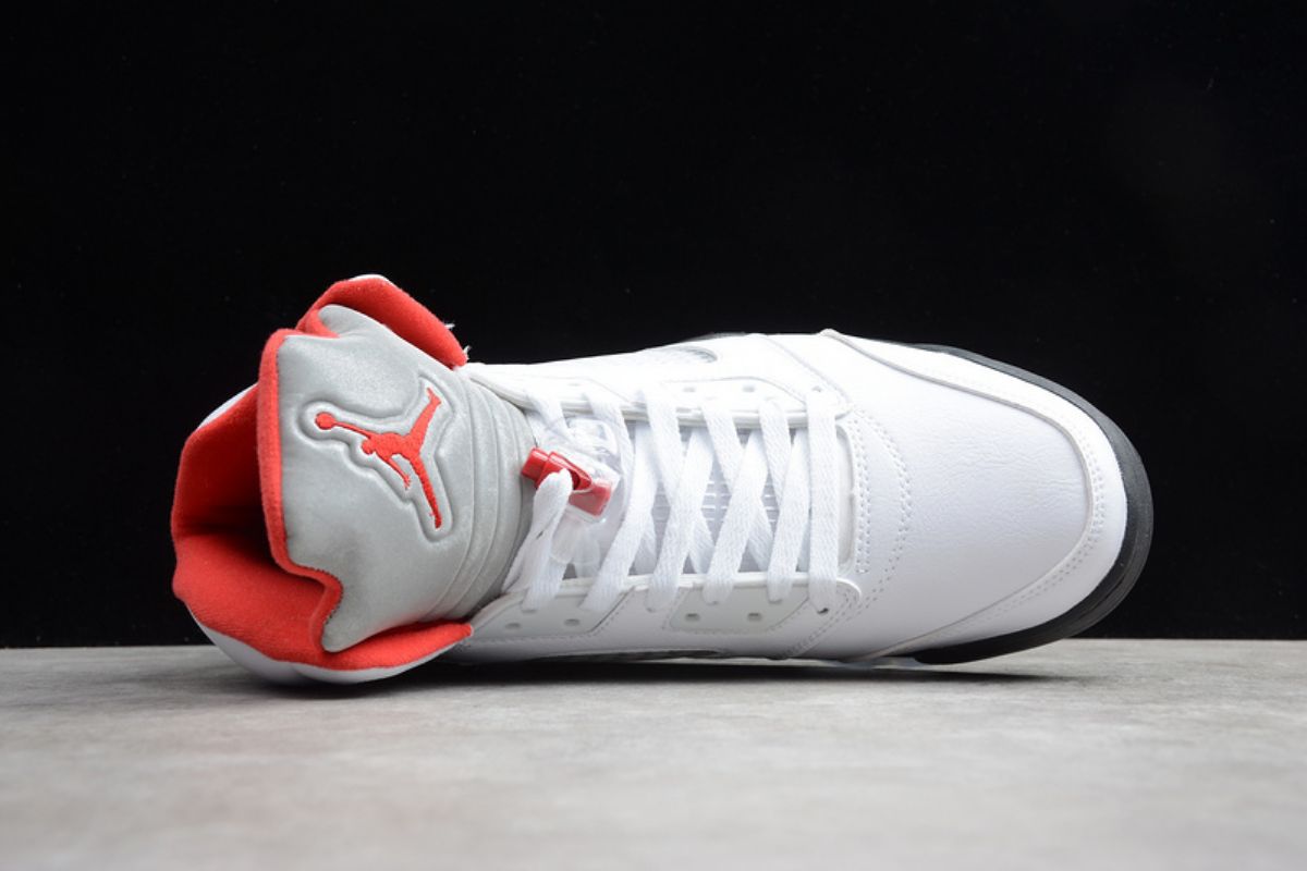 Air Jordan 5 Retro Fire Red Silver Tongue (2020) Air Jordan 5 Sneaker