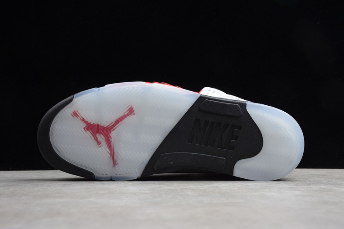 Air Jordan 5 Retro Fire Red Silver Tongue (2020) Air Jordan 5 Sneaker
