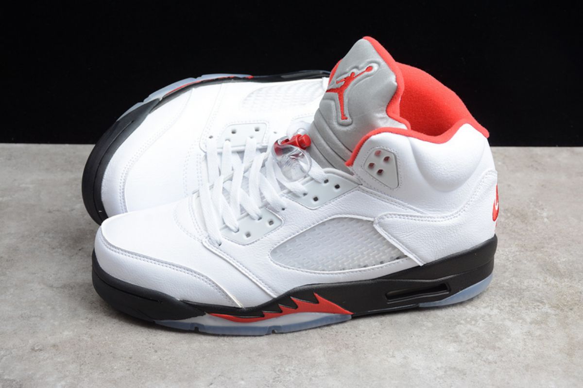 Air Jordan 5 Retro Fire Red Silver Tongue (2020) Air Jordan 5 Sneaker