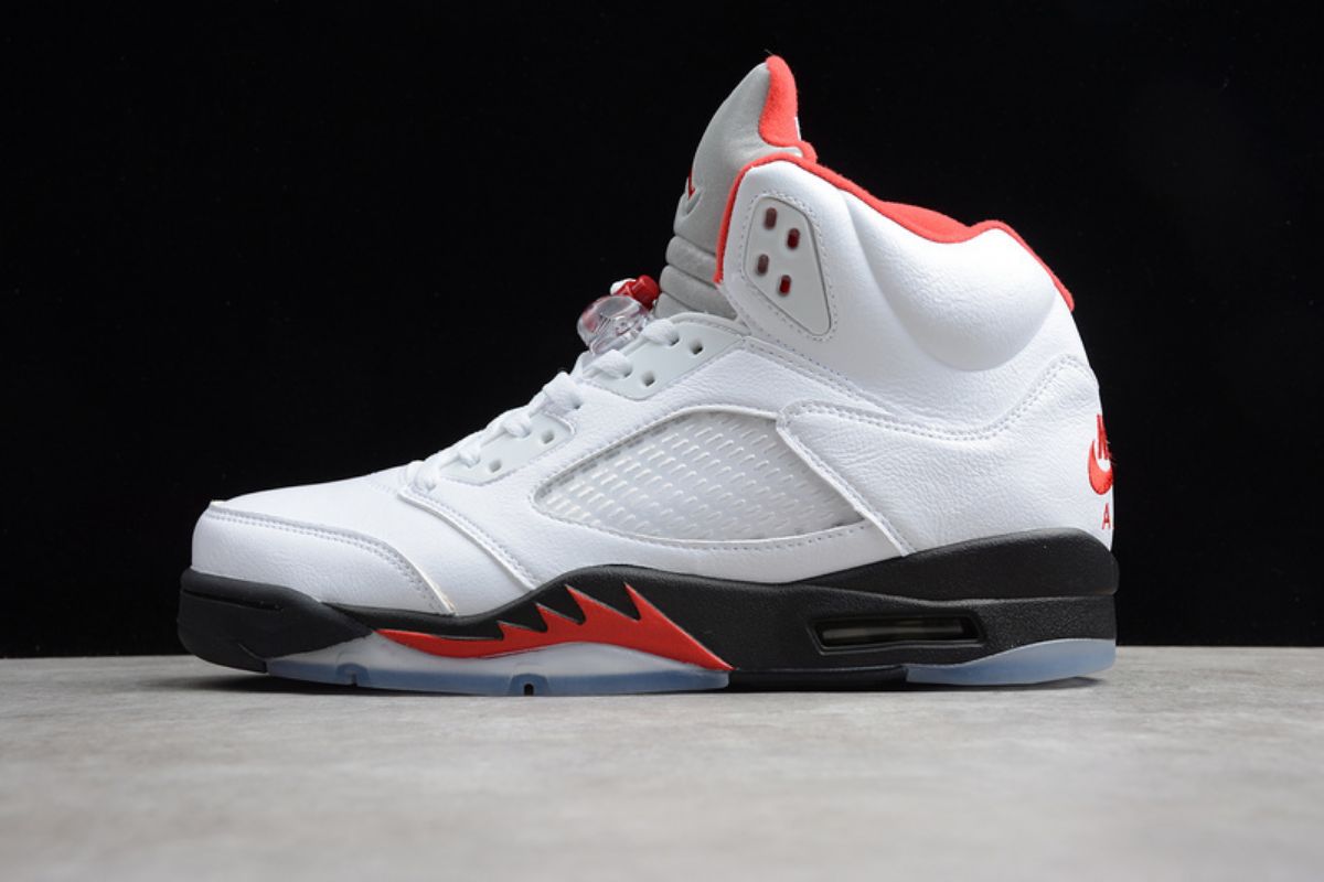 Air Jordan 5 Retro Fire Red Silver Tongue (2020) Air Jordan 5 Sneaker